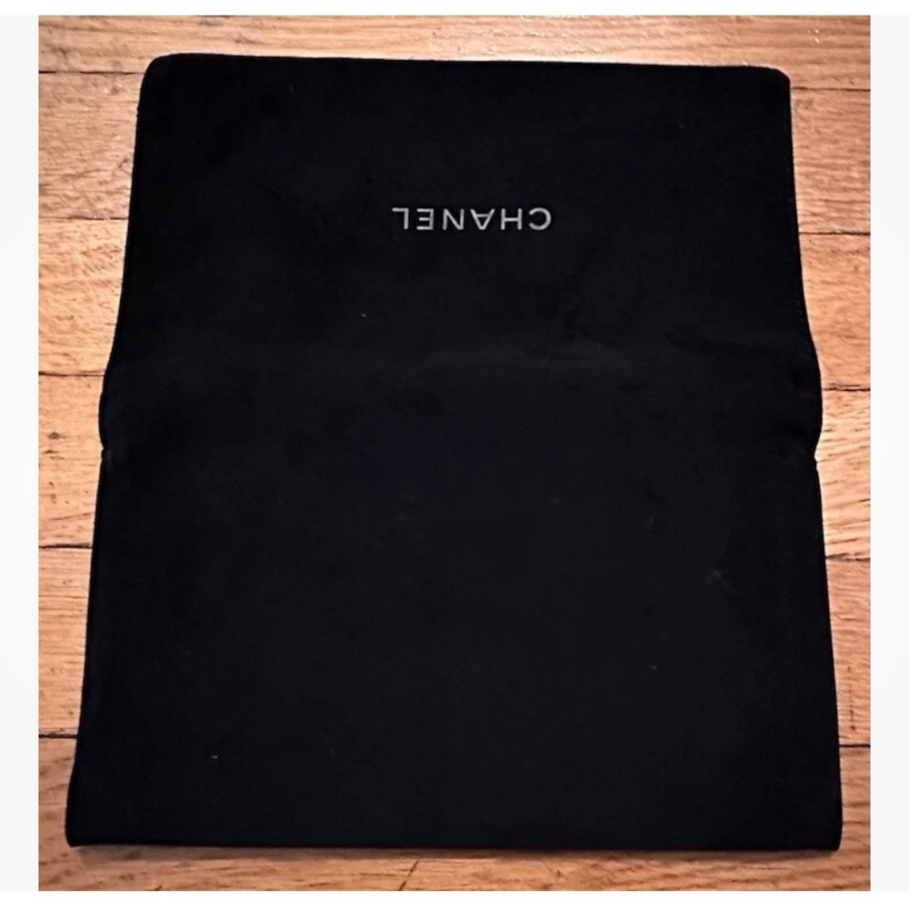 🔥EUC🔥 CHANEL 100% Authentic Medium Black Fold Over Dust Bag Pouch ✨✨✨ - Picture 5 of 6